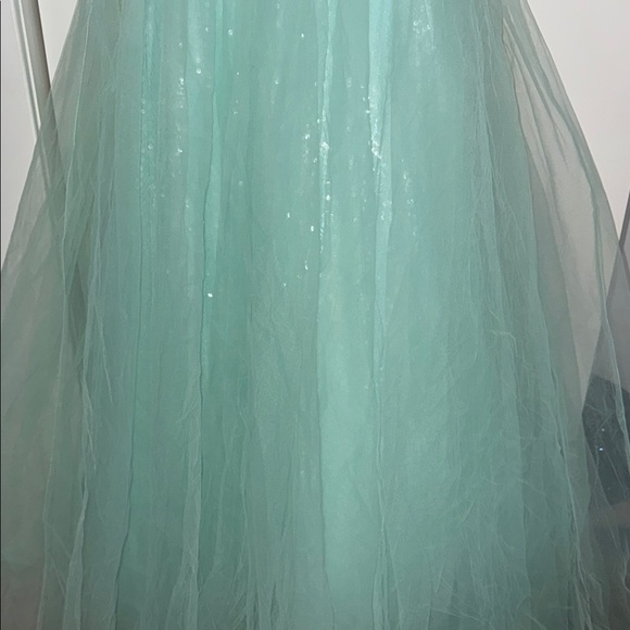 NWT | Mac Duggal 67565 Mint V-Neck Tulle Ballgown with Embellished Belt Size 2 - Picture 10 of 14